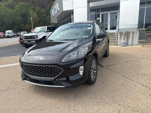 2022 Ford Escape Titanium