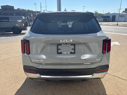 2025 Kia Sorento S