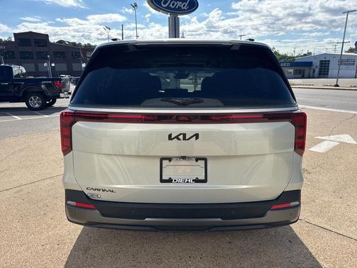 2026 Kia Carnival SX