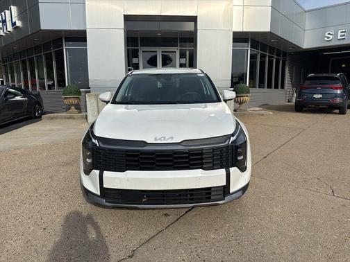 Snow White Pearl 2026 Kia Sportage Hybrid LX