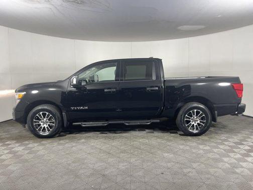 2024 Nissan Titan SV