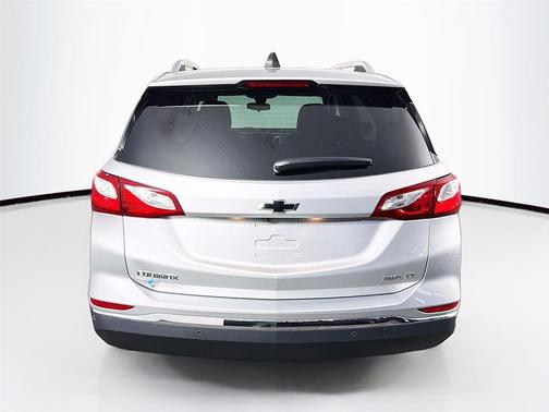 Silver Ice Metallic 2020 Chevrolet Equinox 1LT