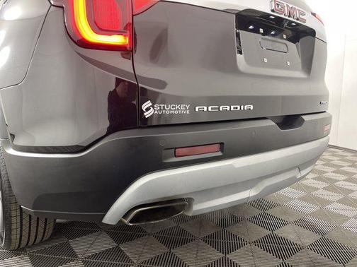 2022 GMC Acadia AWD SLT