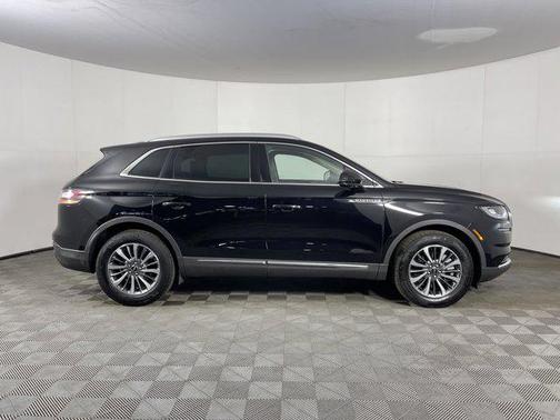 2022 Lincoln Nautilus Standard