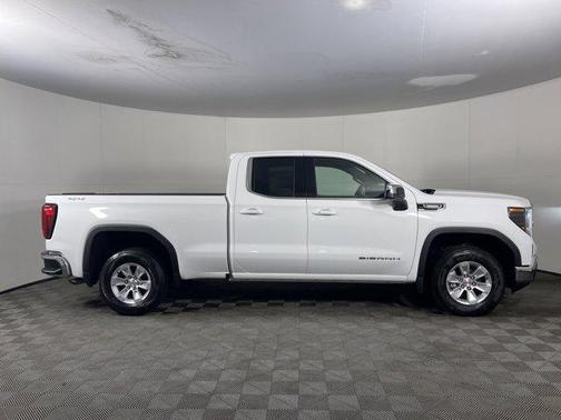 2025 GMC Sierra 1500 SLE