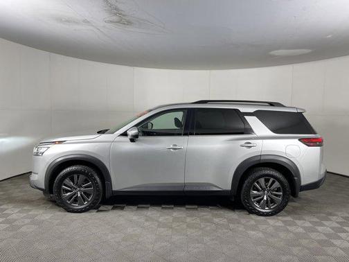 2022 Nissan Pathfinder SV 4WD