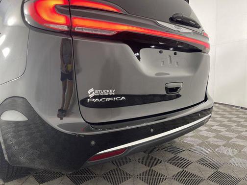 2025 Chrysler Pacifica L