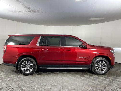 2022 Chevrolet Suburban LT