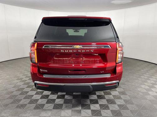 2022 Chevrolet Suburban LT