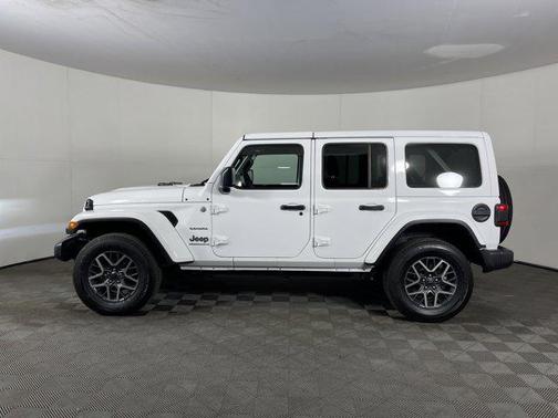 2024 Jeep Wrangler 4-Door Sahara 4x4