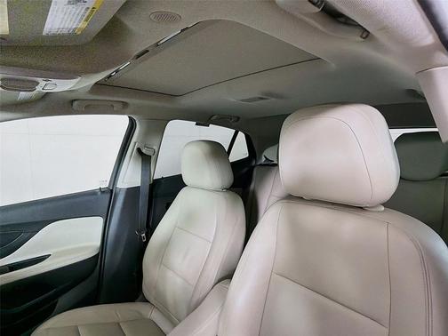 Summit White 2019 Buick Encore Essence