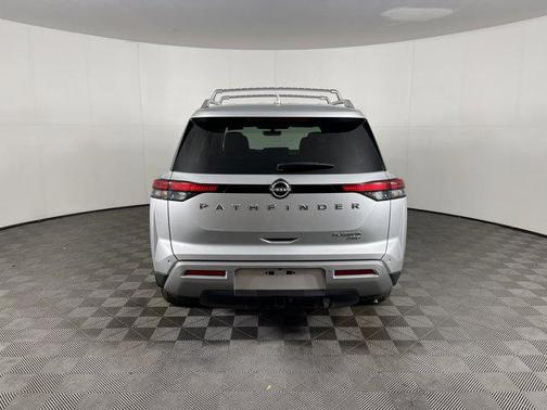 2023 Nissan Pathfinder Platinum 4WD