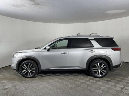 2023 Nissan Pathfinder Platinum 4WD