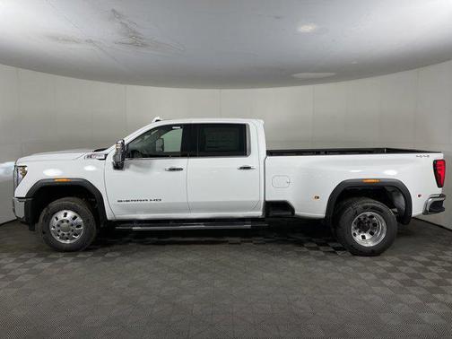 2026 GMC Sierra 3500 SLT