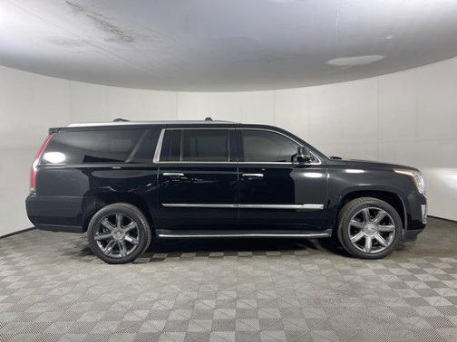 2017 Cadillac Escalade ESV Luxury