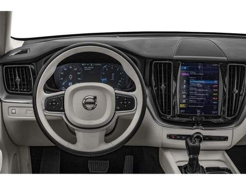 Crystal White Pearl Metallic 2019 Volvo XC60 T6 Momentum