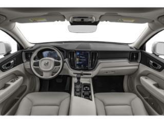 Crystal White Pearl Metallic 2019 Volvo XC60 T6 Momentum