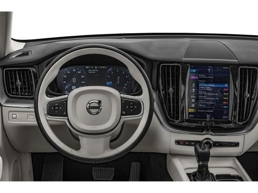 Crystal White Pearl Metallic 2019 Volvo XC60 T6 Momentum