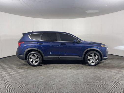 2022 Hyundai SANTA FE SE