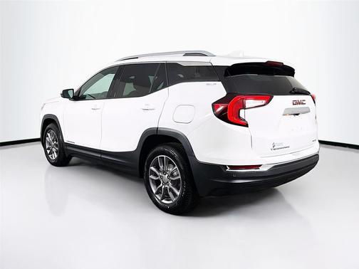 Summit White 2022 GMC Terrain SLT