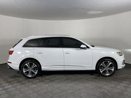 2021 Audi Q7 55 Premium Plus