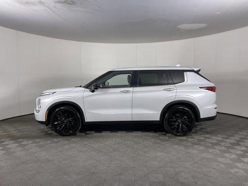 2022 Mitsubishi Outlander Black Edition S-AWC
