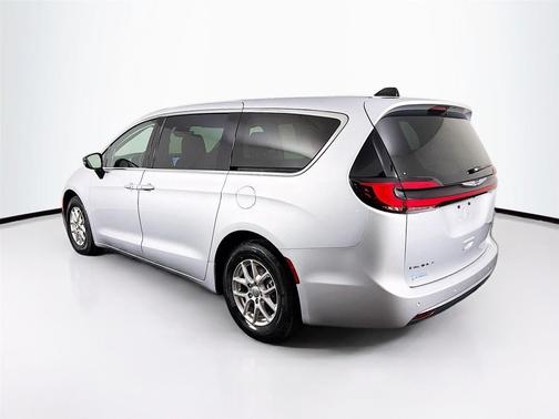 Silver Mist Clearcoat 2024 Chrysler Pacifica Touring L