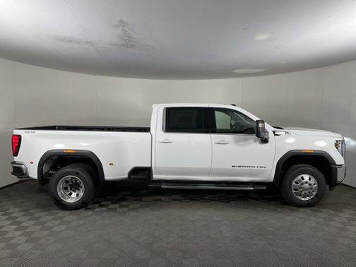 2026 GMC Sierra 3500 SLE