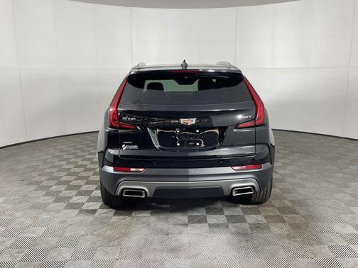 2022 Cadillac XT4 Premium Luxury