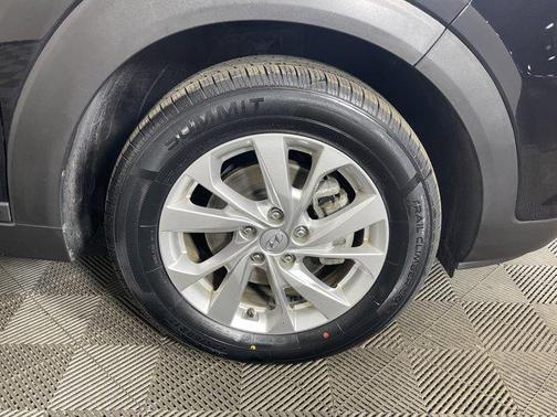 2021 Hyundai TUCSON SE