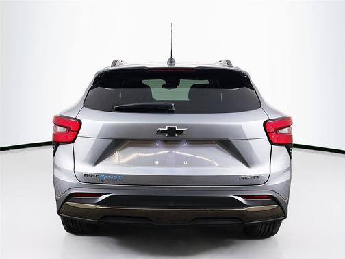 Sterling Gray Metallic 2025 Chevrolet Trax FWD ACTIV
