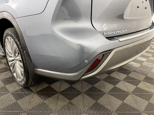 2023 Toyota Highlander Platinum