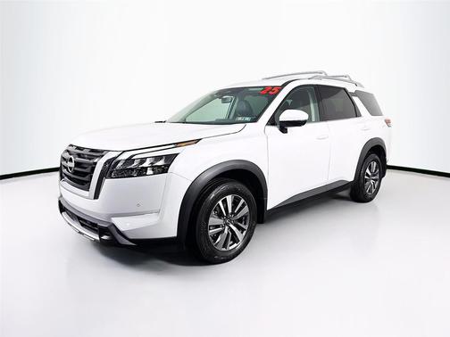 Everest White Pearl Tricoat 2025 Nissan Pathfinder SL 4WD