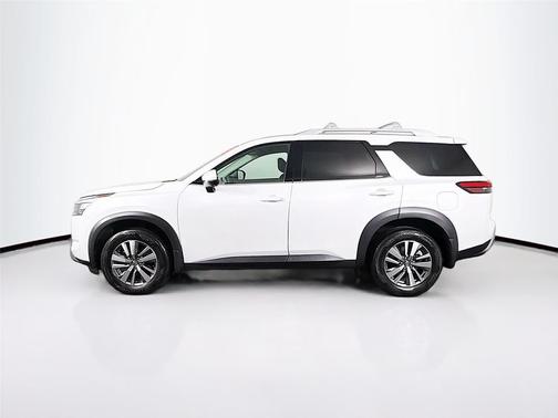 Everest White Pearl Tricoat 2025 Nissan Pathfinder SL 4WD