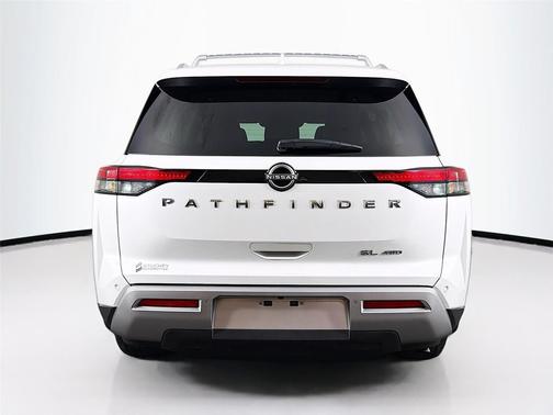 Everest White Pearl Tricoat 2025 Nissan Pathfinder SL 4WD