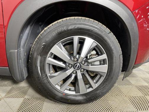 2023 Nissan Pathfinder SL 4WD