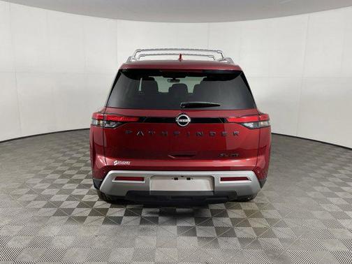 2023 Nissan Pathfinder SL 4WD
