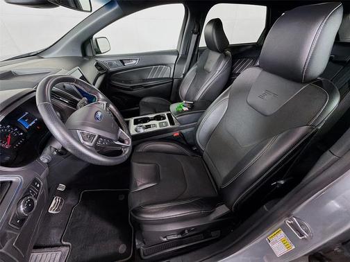 Iconic Silver Metallic 2024 Ford Edge ST