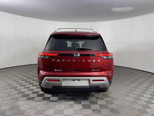 2023 Nissan Pathfinder SL 4WD