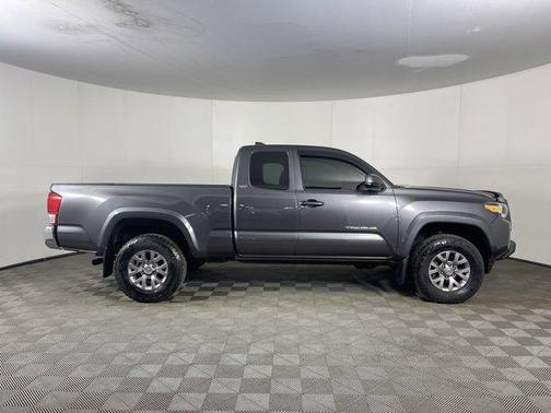 2016 Toyota Tacoma SR5