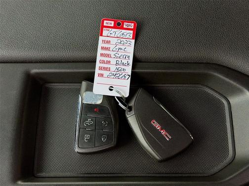 Onyx Black 2023 GMC Sierra 1500 SLE