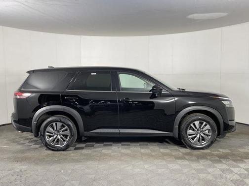 2024 Nissan Pathfinder S 4WD