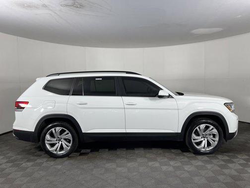 2023 Volkswagen Atlas 3.6L SE w/Technology