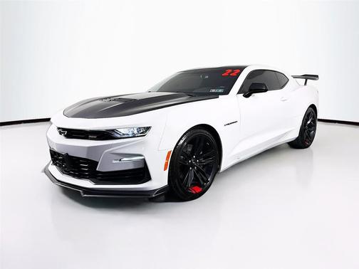 Summit White 2022 Chevrolet Camaro 1SS