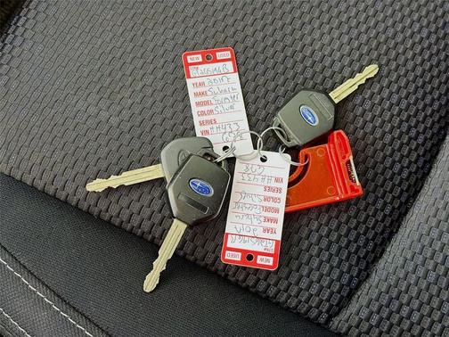 Ice Silver Metallic 2017 Subaru Forester 2.5i Premium