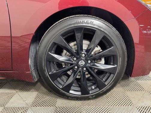 2017 Nissan Maxima 3.5 SR