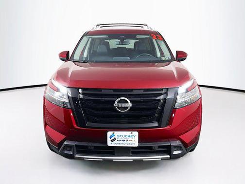 2023 Nissan Pathfinder SL 4WD