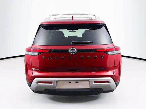 2023 Nissan Pathfinder SL 4WD