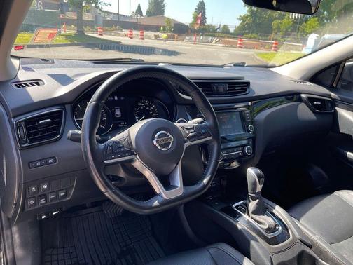 Black 2021 Nissan Rogue Sport SL