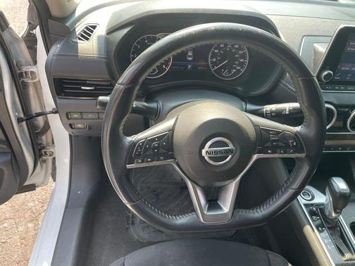 White 2021 Nissan Sentra SV